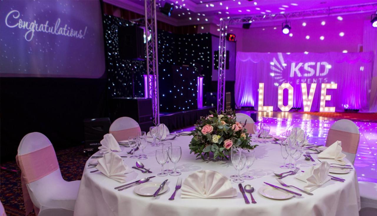 Lynford Hall Hotel Mundford ภายนอก รูปภาพ