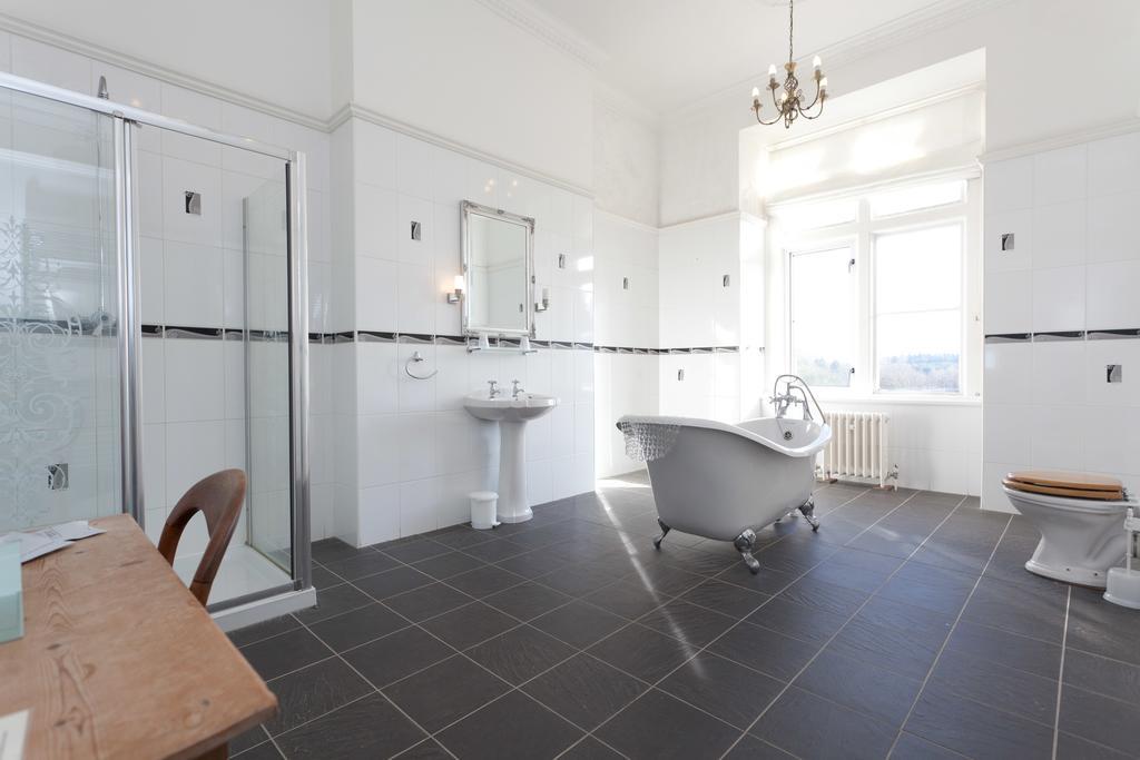Lynford Hall Hotel Mundford ภายนอก รูปภาพ