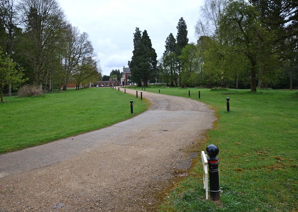 Lynford Hall Hotel Mundford ภายนอก รูปภาพ