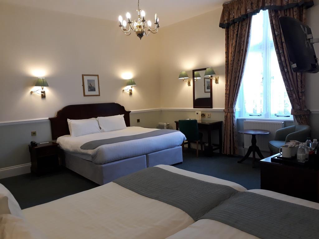 Lynford Hall Hotel Mundford ภายนอก รูปภาพ