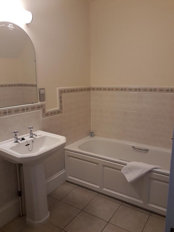 Lynford Hall Hotel Mundford ภายนอก รูปภาพ