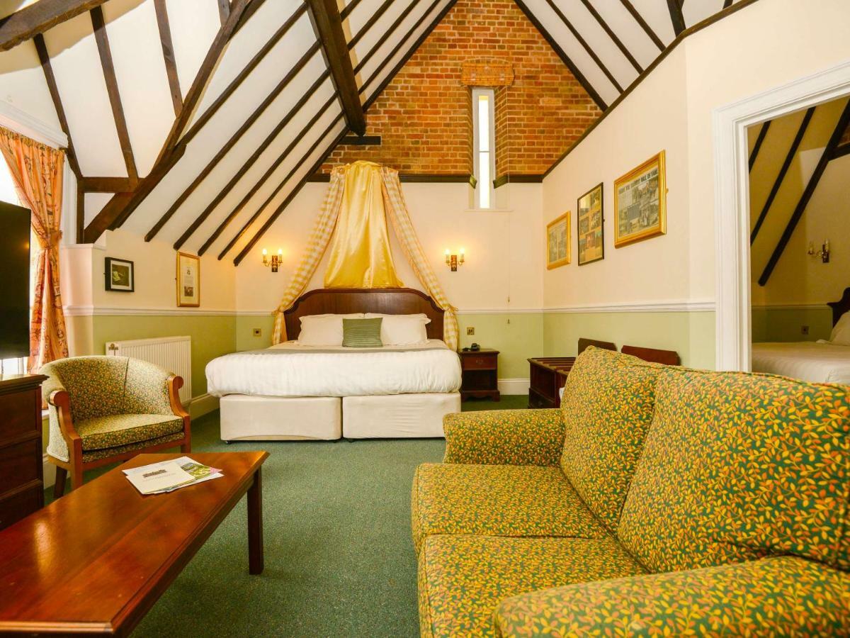 Lynford Hall Hotel Mundford ภายนอก รูปภาพ