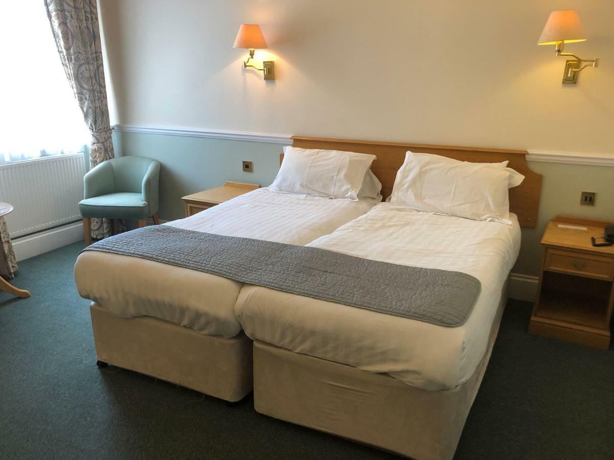 Lynford Hall Hotel Mundford ภายนอก รูปภาพ